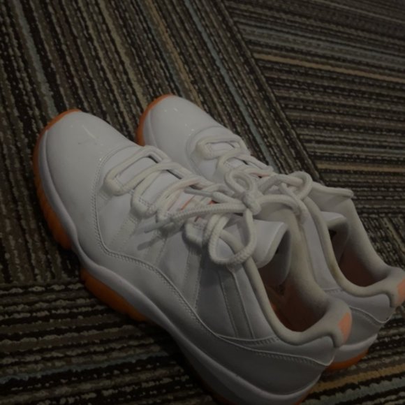 Jordan Shoes - Sneakers